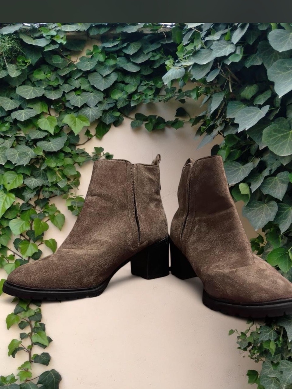 Wild diva Women’s Suede Ankle Boots in Taupe
